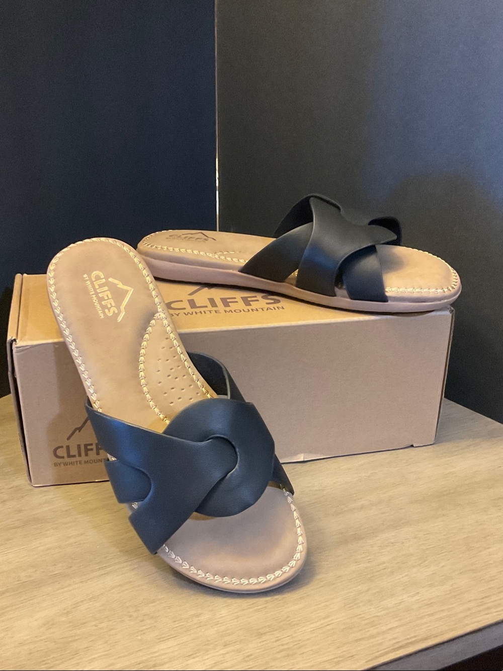 Cliffs by WHITE MOUNTAIN Black Knotted Slide Sandals